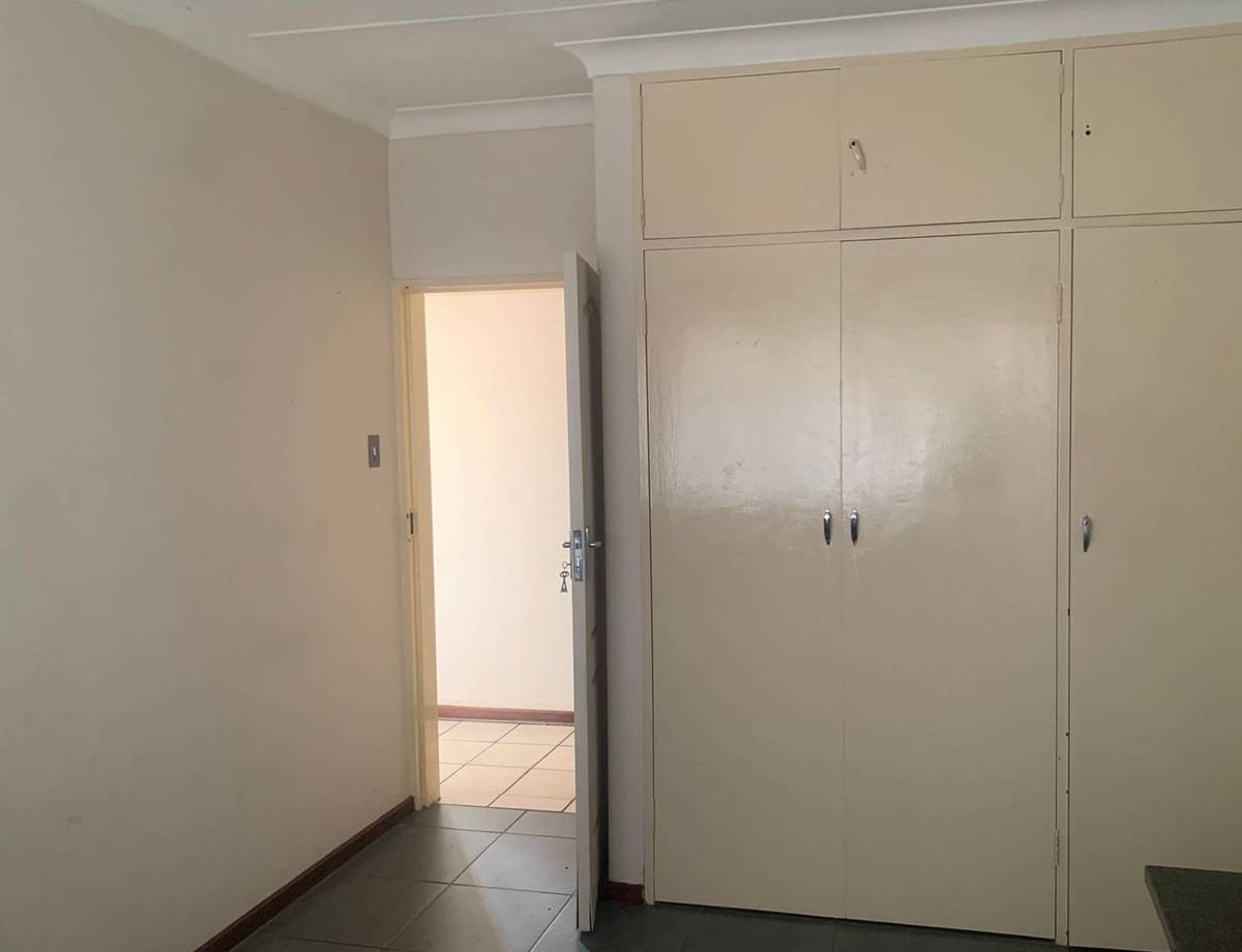 9 Sarel Cilliers Street — photo 6